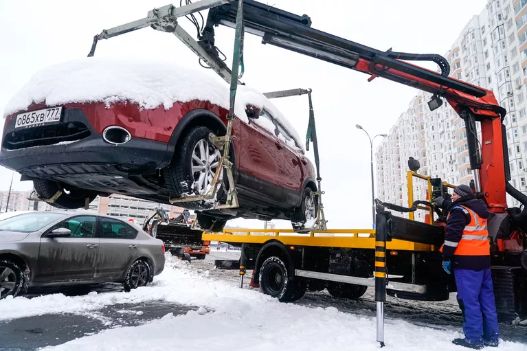 Уборка снега в районе Люблино Уборка снега в районе Люблино