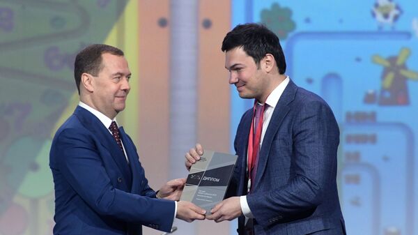 Председатель правительства РФ Дмитрий Медведев принимает участие в церемонии награждения лауреатов конкурса Премия развития