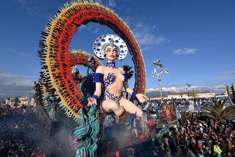 Карнавал в Виареджо, Италия Карнавал в Виареджо, Италия