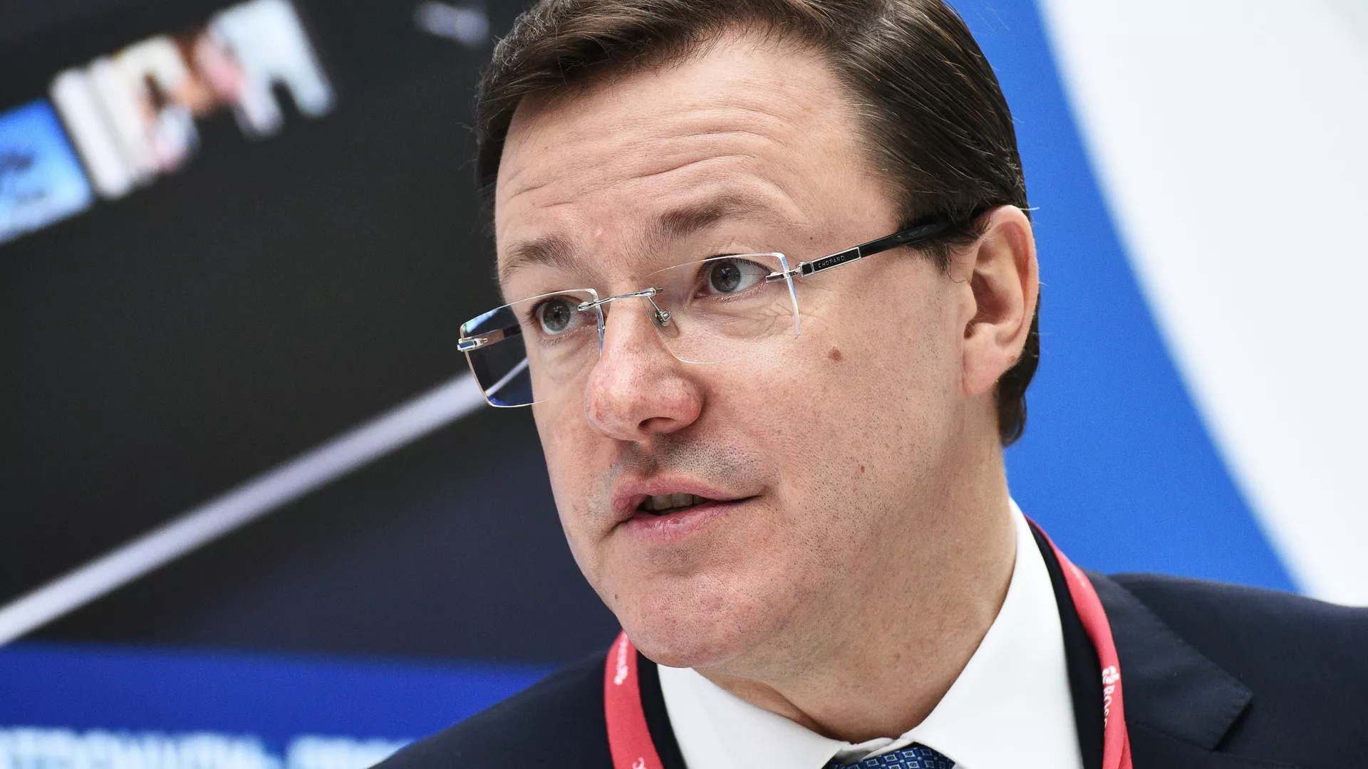 Губернатор Самарской области Дмитрий Азаров на стенде МИА Россия сегодня на Российском инвестиционном форуме в Сочи - РИА Новости, 1920, 12.11.2020