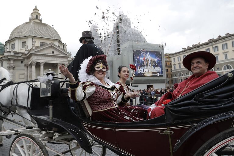 Участники карнавала в Риме, Италия Участники карнавала в Риме, Италия