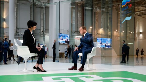 Председатель правительства РФ Дмитрий Медведев дает интервью корреспонденту телеканала НТВ Ираде Зейналовой в рамках участия в работе Российского инвестиционного форума Сочи-2019