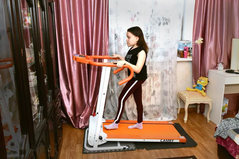 Девочка с железным характером. Ксюшу спасет операция на позвоночнике Девочка с железным характером. Ксюшу спасет операция на позвоночнике