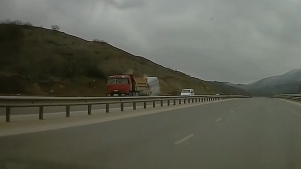 В Сети появилось видео смертельного ДТП в Дагестане