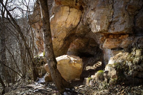 Карстовая пещера в Майкопском районе в республике Адыгея