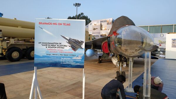 Индия представила прототип ракеты BrahMos воздушного базирования нового поколения на истребителе Tejas