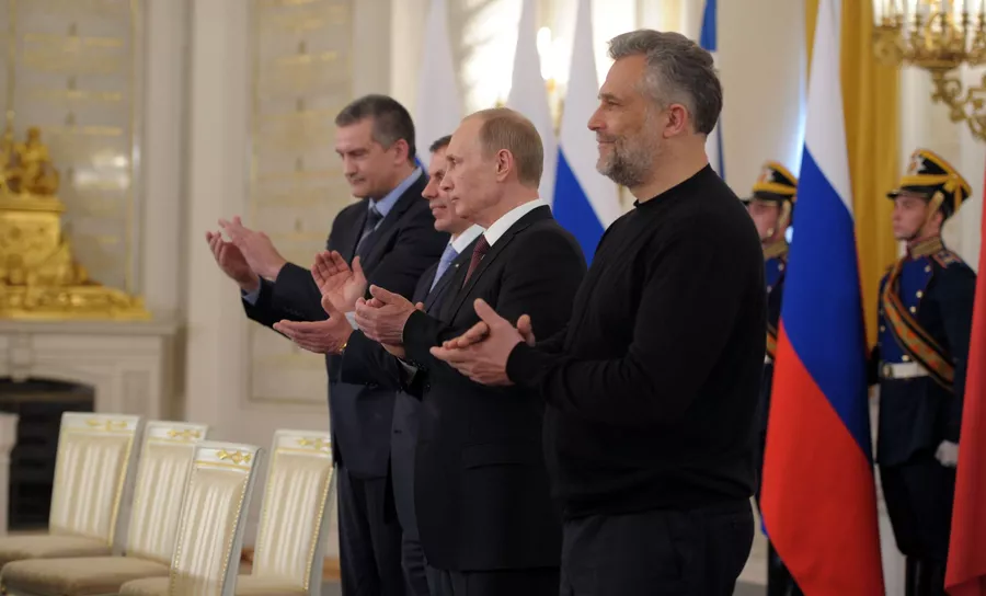 Подписание Договора между РФ и Республикой Крым о принятии в РФ Республики Крым и образовании в составе РФ новых субъектов