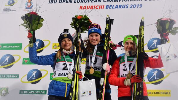 Юлия Журавок (Украина) - серебряная медаль, Ханна Эберг (Швеция) - золотая медаль, Ирина Кривко (Белоруссия) - бронзовая медаль