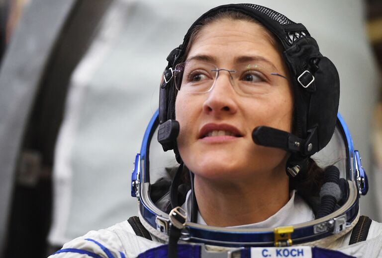 Член основного экипажа МКС-59/60 астронавт НАСА Кристина Кук (США) Член основного экипажа МКС-59/60 астронавт НАСА Кристина Кук (США)