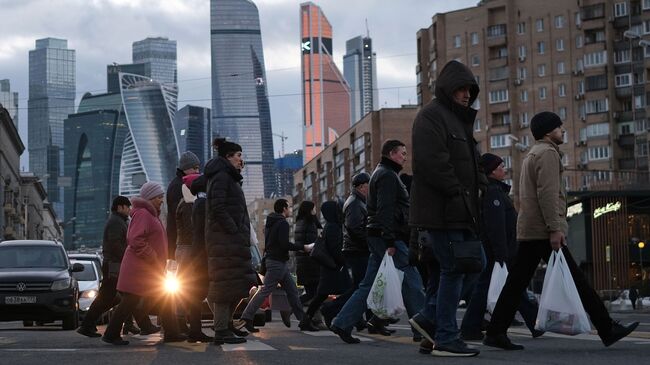 Пешеходный переход на Большой Дорогомиловской улице в Москве