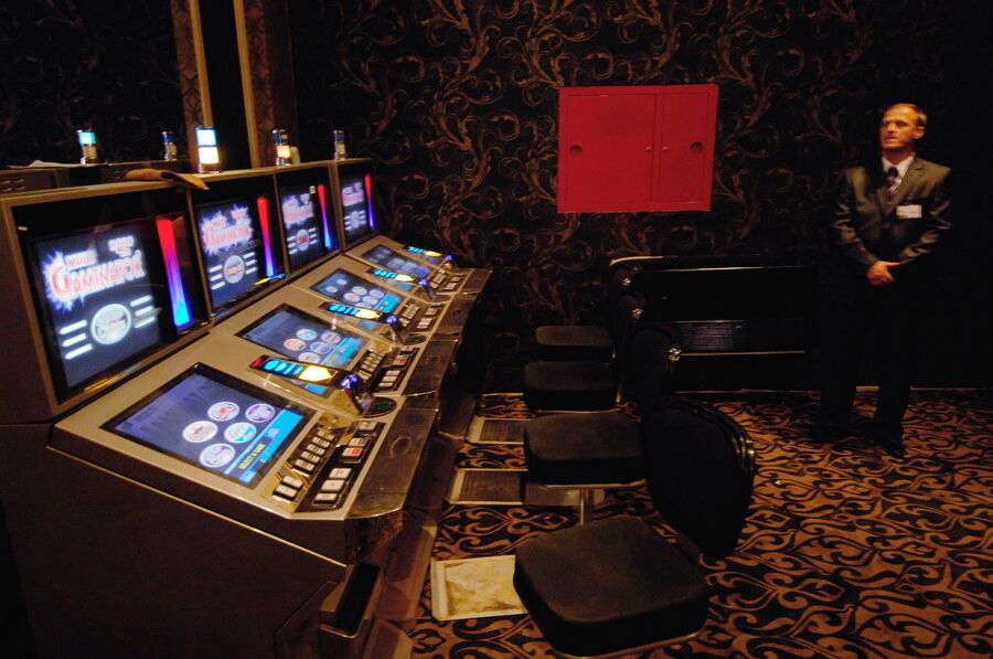 Игровые автоматы в казино Оракул, расположенном в игорной зоне Азов-Сити на границе Краснодарского края и Ростовской области