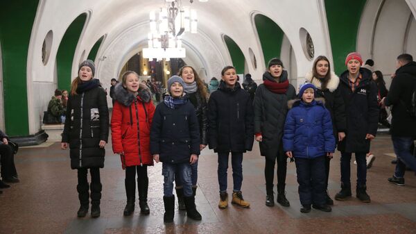 Участники Ты супер! устроили флешмоб в московском метро