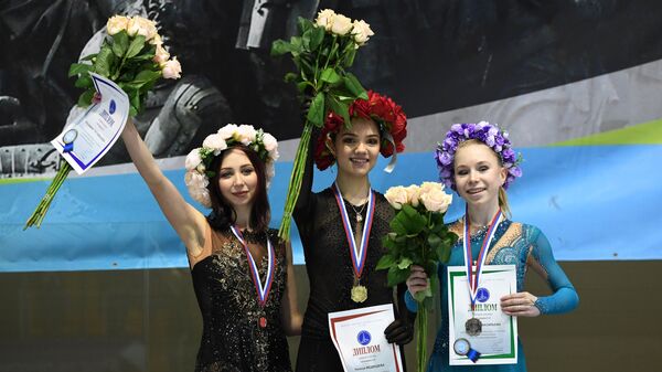 Елизавета Туктамышева, Евгения Медведева и Виктория Васильева (слева направо)