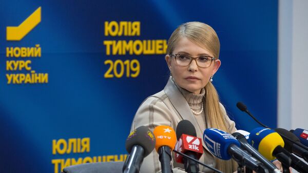 Кандидат в президенты Украины, лидер всеукраинского объединения Батькивщина Юлия Тимошенко на пресс-конференции в Киеве
