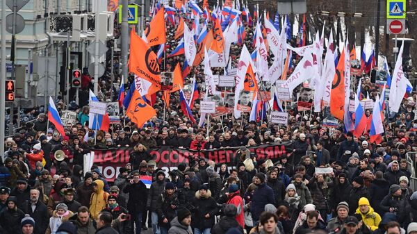 Участники марша памяти Бориса Немцова в Москве. 24 февраля 2019