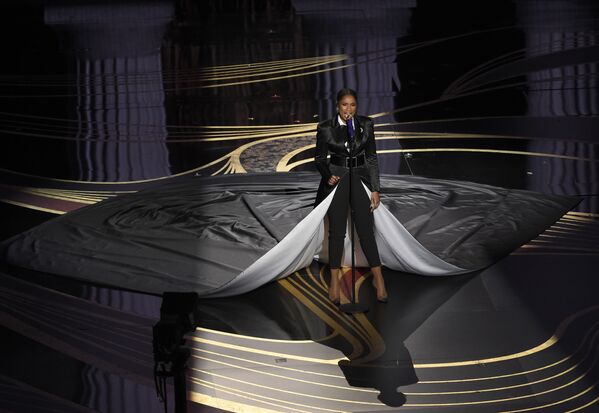 Дженнифер Хадсон на церемонии вручения премии Оскар