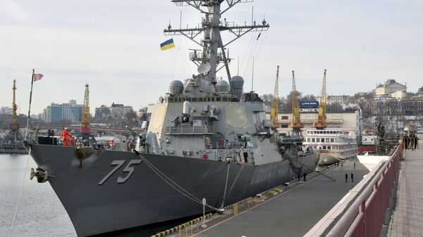 Ракетный эсминец США Дональд Кук в Одесском морском торговом порту. 25 февраля 2019