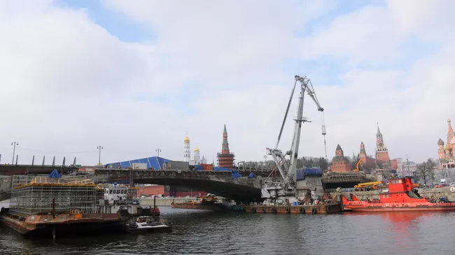 Ремонтные работы на Москворецком мосту Ремонтные работы на Москворецком мосту