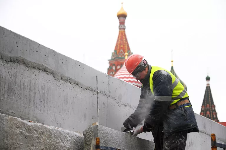 Ремонтные работы на Москворецком мосту Ремонтные работы на Москворецком мосту