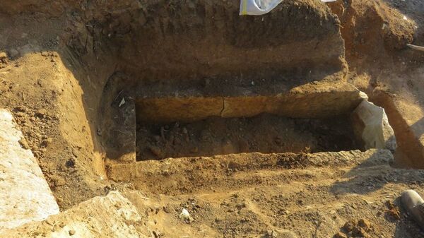 Гробницу предположительно эпохи раннего средневековья, обнаруженная жительницей села Агмамедло Марнеульского района