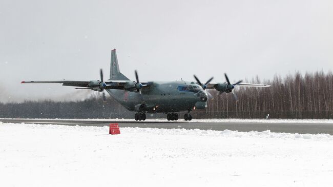 Транспортный самолет Ан-12