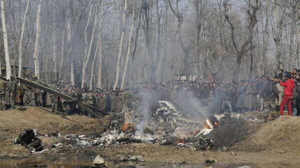 Место падения индийского самолета в Кашмире. 27 февраля 2019