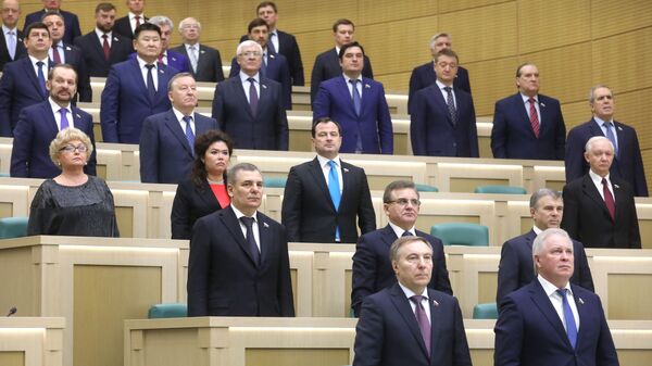  Сенаторы на заседании Совета Федерации РФ