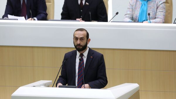 Спикер Национального Собрания Армении Арарат Мирзоян выступает на заседании Совета Федерации РФ.  27 февраля 2019