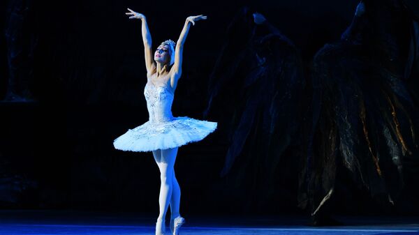 Наталья Огнева в роли Одетты в балете Лебединое озеро на сцене Государственного Кремлевского дворца