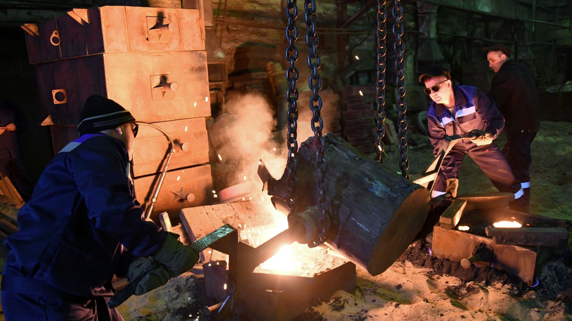 Работники завода - РИА Новости, 1920, 05.11.2025