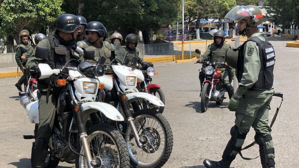 Полиция на границе между Венесуэлой и Колумбией
