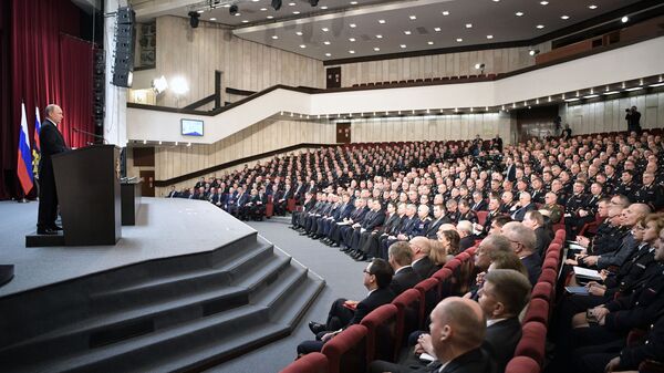 Президент РФ Владимир Путин выступает на ежегодном расширенном заседании коллегии МВД РФ. 28 февраля 2019