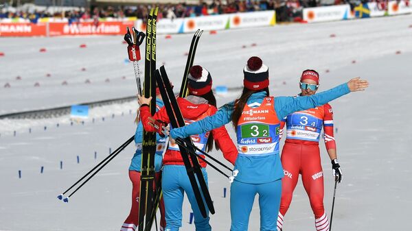 Российские лыжницы Юлия Белорукова, Анастасия Седова, Анна Нечаевская и Наталья Непряева (слева направо)