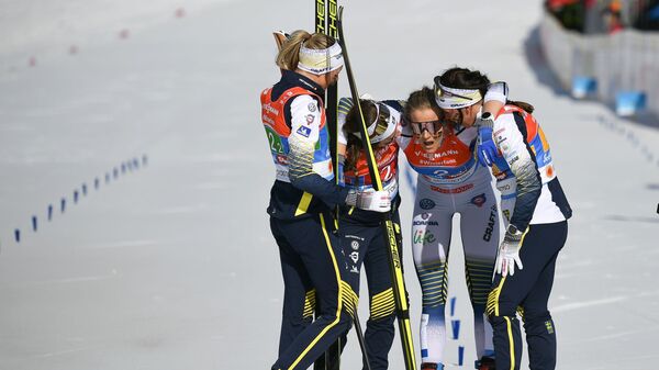 Шведские лыжницы Эбба Андерсон, Фрида Карлссон, Шарлотт Калла и Стина Нильссон (слева направо)