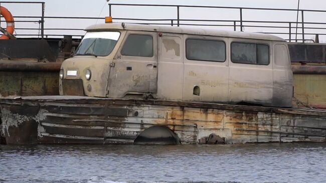 «Такого нет больше нигде». Речной паром из автомобиля УАЗ