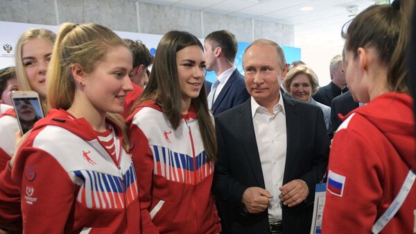 Президент РФ Владимир Путин во время встречи с членами сборной команды РФ на XXIX Всемирной зимней универсиаде 2019