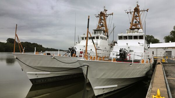 Два патрульных катера береговой охраны класса Island, переданные Военно-морским силам Украины на территории базы береговой охраны США Балтимор