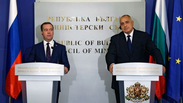 Председатель правительства РФ Дмитрий Медведев и премьер-министр Болгарии Бойко Борисов во время совместного заявления для прессы в Софии