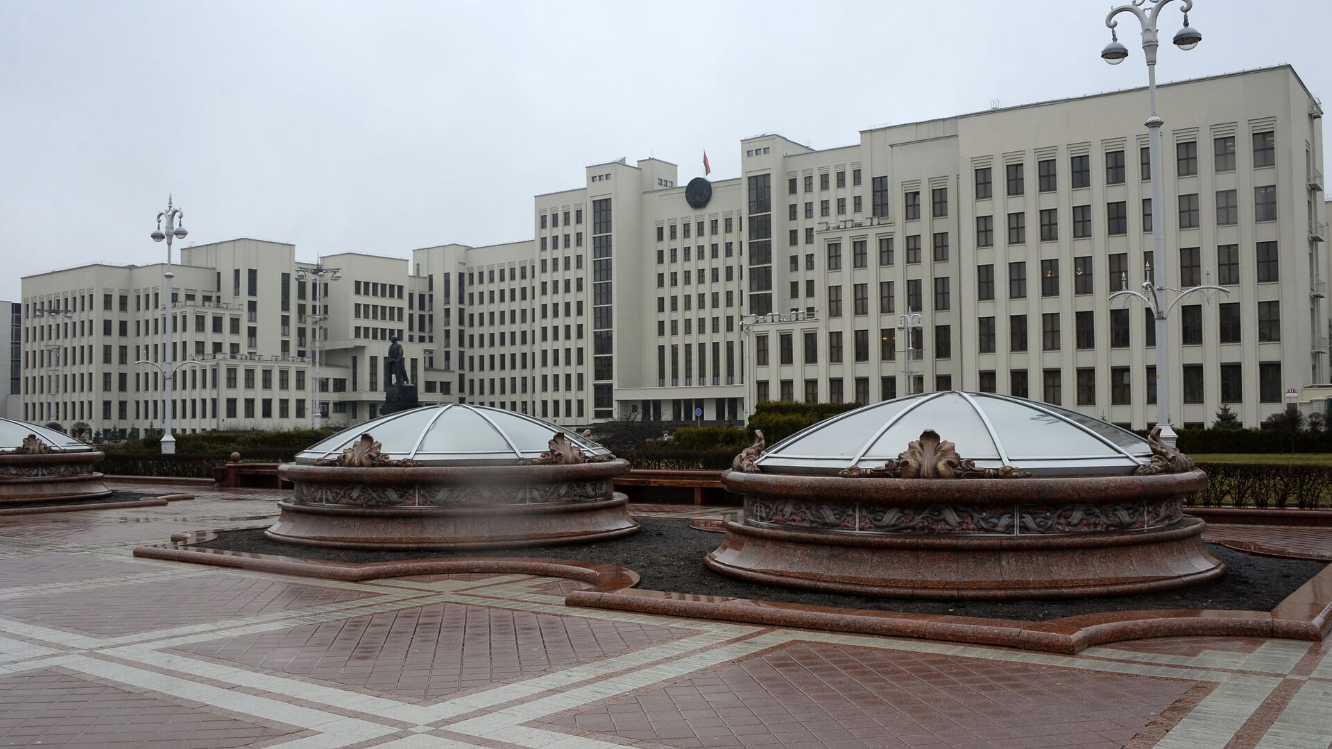 Дом правительства на площади Независимости в Минске - РИА Новости, 1920, 20.05.2022