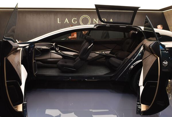Кроссовер Lagonda All-Terrain на Международном Женевском автосалоне 2019