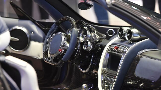 Салон родстера Pagani Huayra на Международном Женевском автосалоне 2019