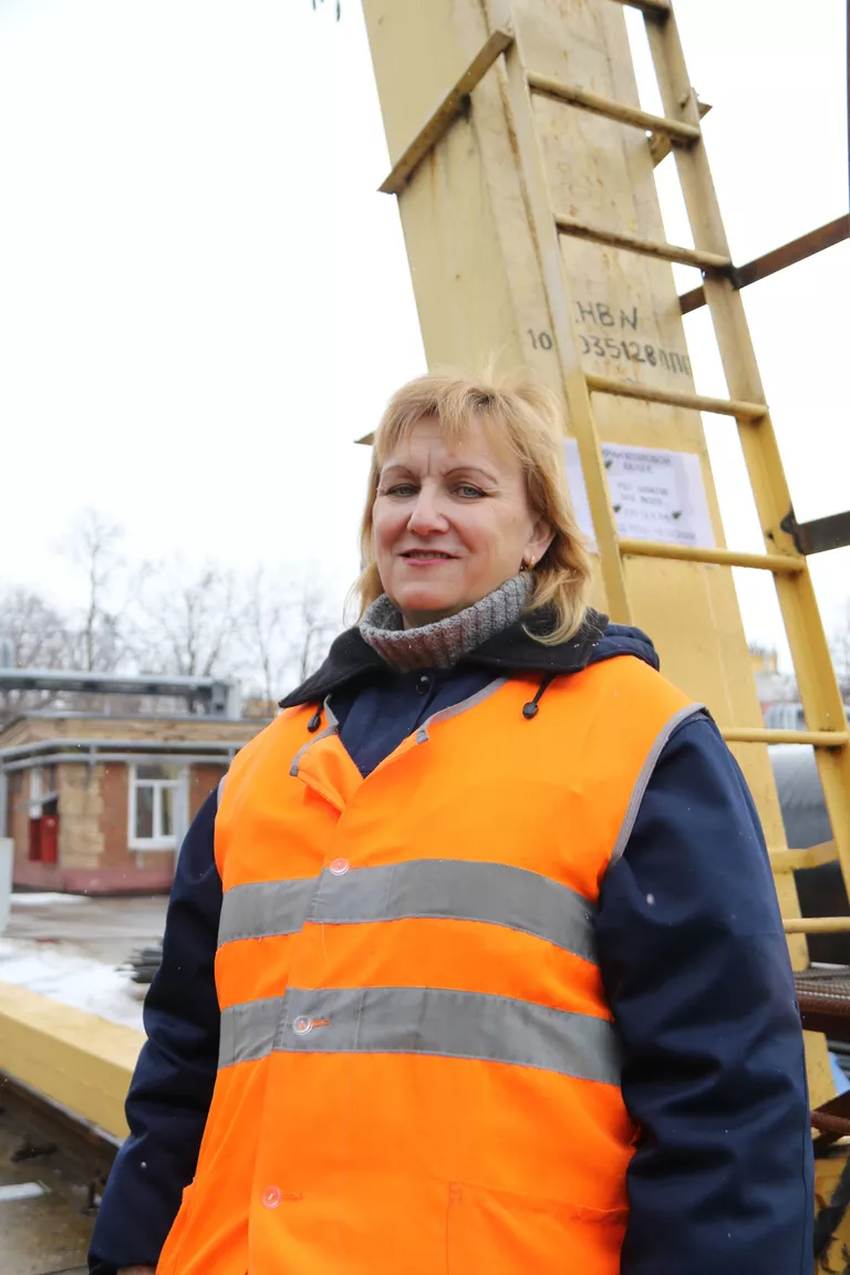 Галина Рудина, крановщица Мосводоканала Галина Рудина, крановщица Мосводоканала