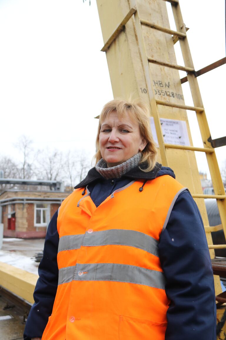 Галина Рудина, крановщица Мосводоканала Галина Рудина, крановщица Мосводоканала