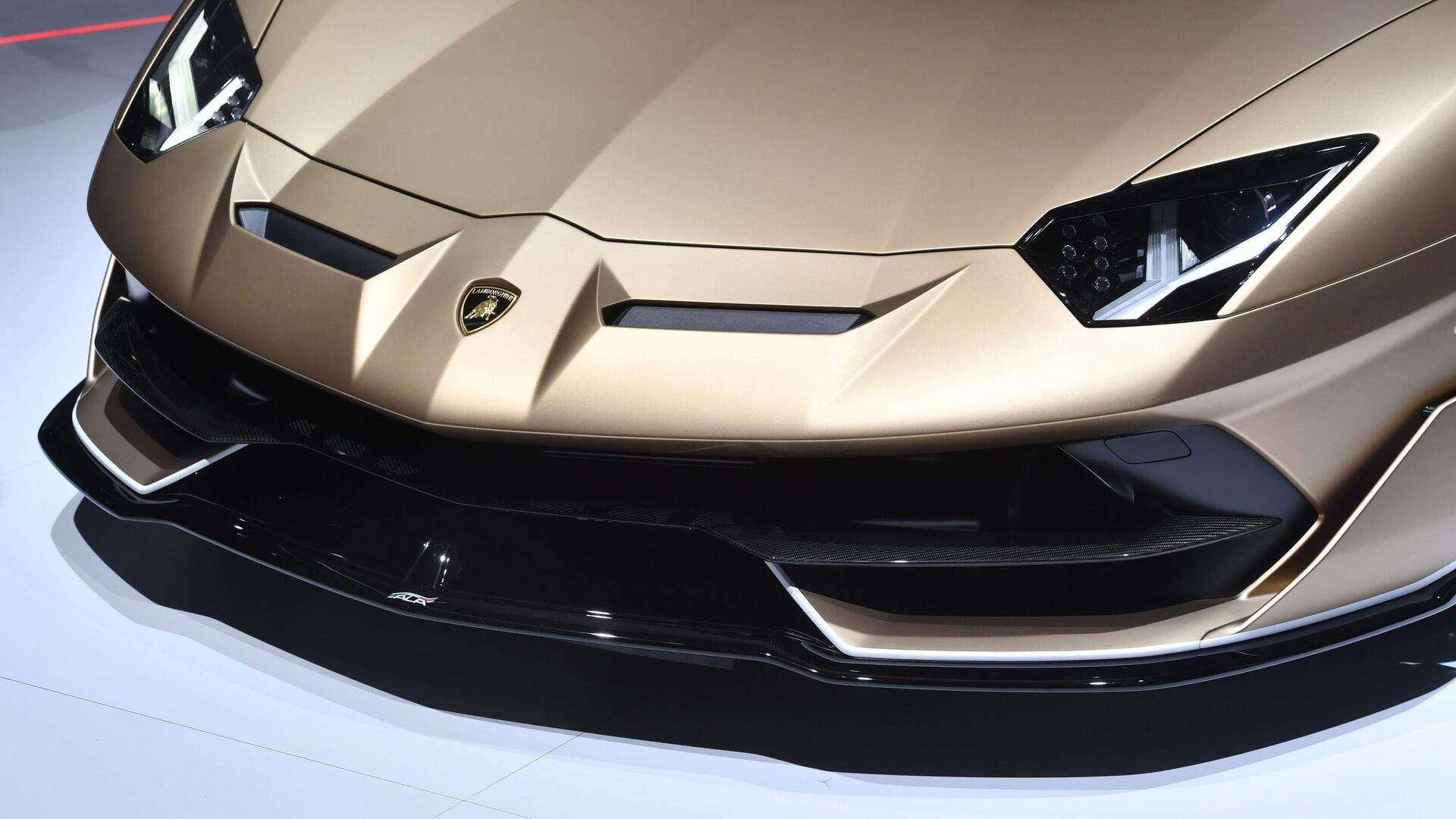 СМИ: на Украине Ferrari и Lamborghini не попали под налог на роскошь - РИА  Новости, 26.03.2024