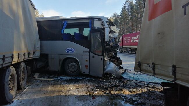 На месте ДТП с автобусом в Ленинградской области. 6 марта 2019