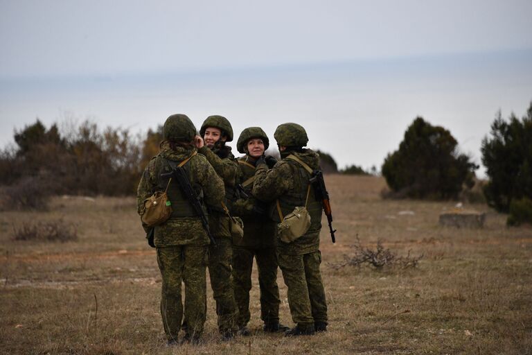 Женский боевой расчёт по управлению беспилотными аппаратами