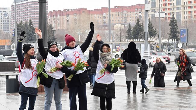 Поздравление женщин с Международным женским днем