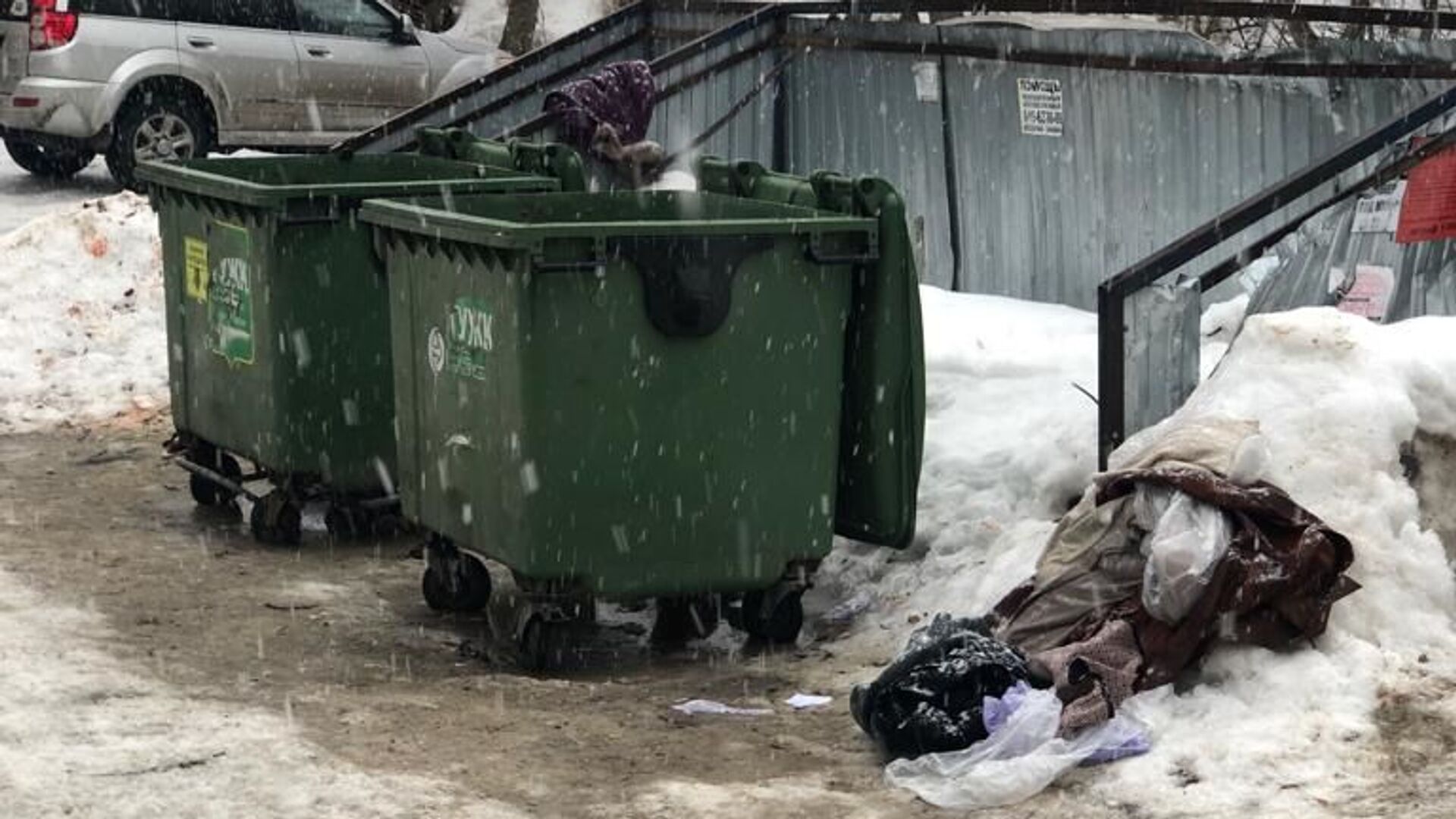 В Рязани мать выбросила новорожденного сына в мусорный контейнер - РИА Новости, 1920, 04.10.2020