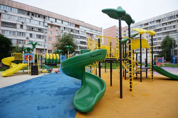 Детская игровая площадка по улице Салтыковская, дом 7, корпус 1 и 2 района Новокосино в Москве