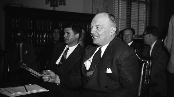 Гарольд Стассен в Вашингтоне, 1953 год 